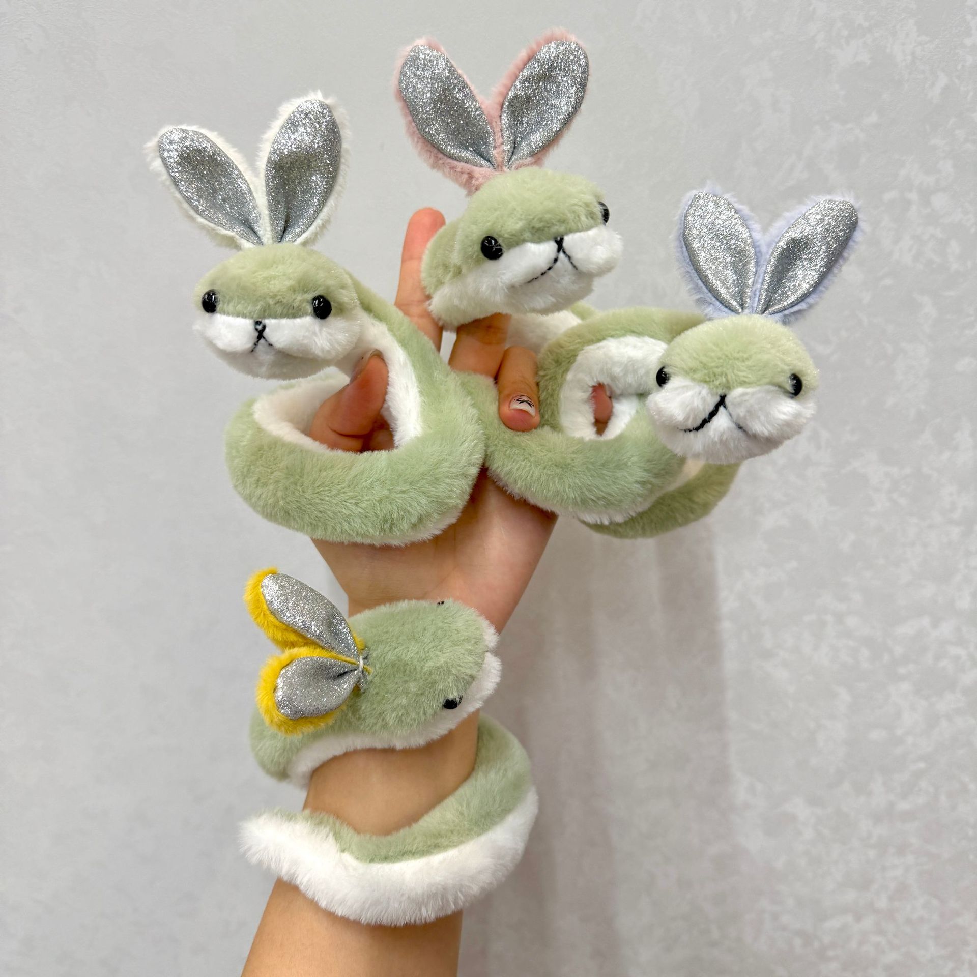 Baby Nursery Green - Ornement Serpent en Peluche 37 cm,